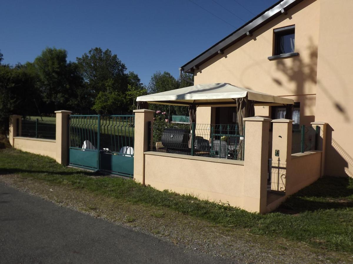 Gite La Baraque Najac Kültér fotó